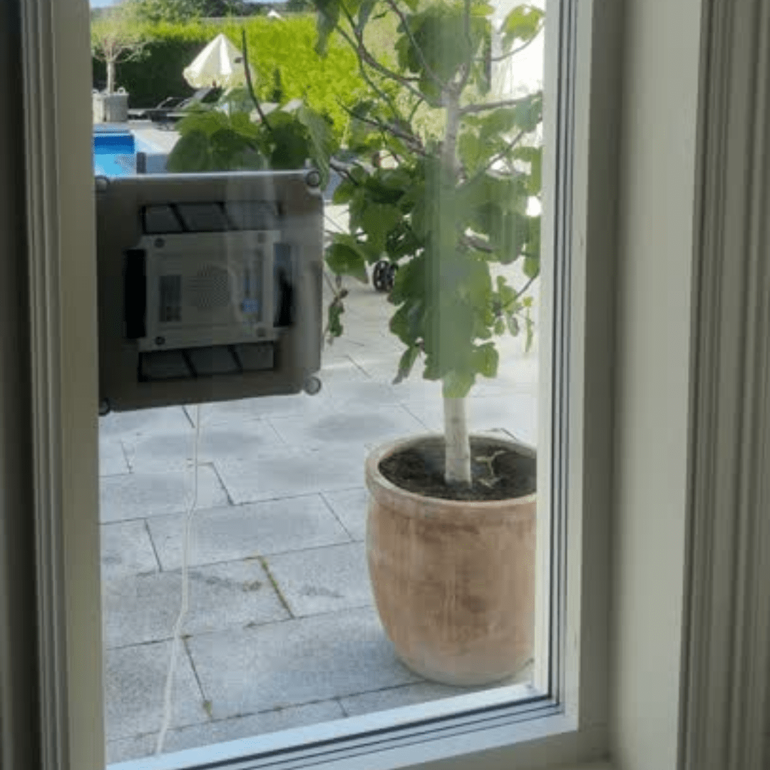 Fönsterputsrobot DiteWinba X med sprayfunktion